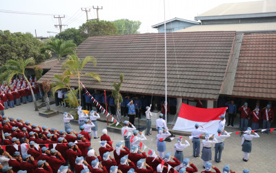 SMKN 1 Klari Rayakan HUT Kemerdekaan RI ke-79 dengan Upacara dan Perlombaan Meriah